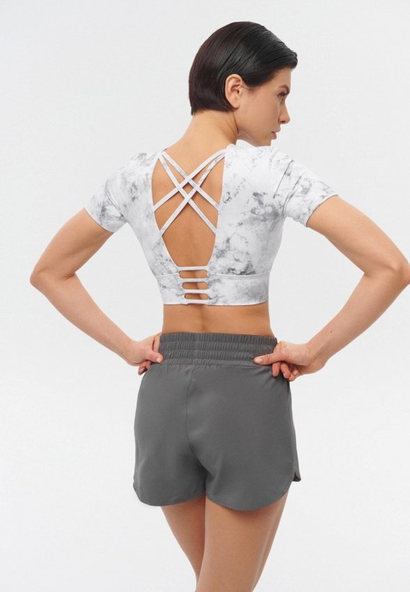 Топ спортивный Neverlate