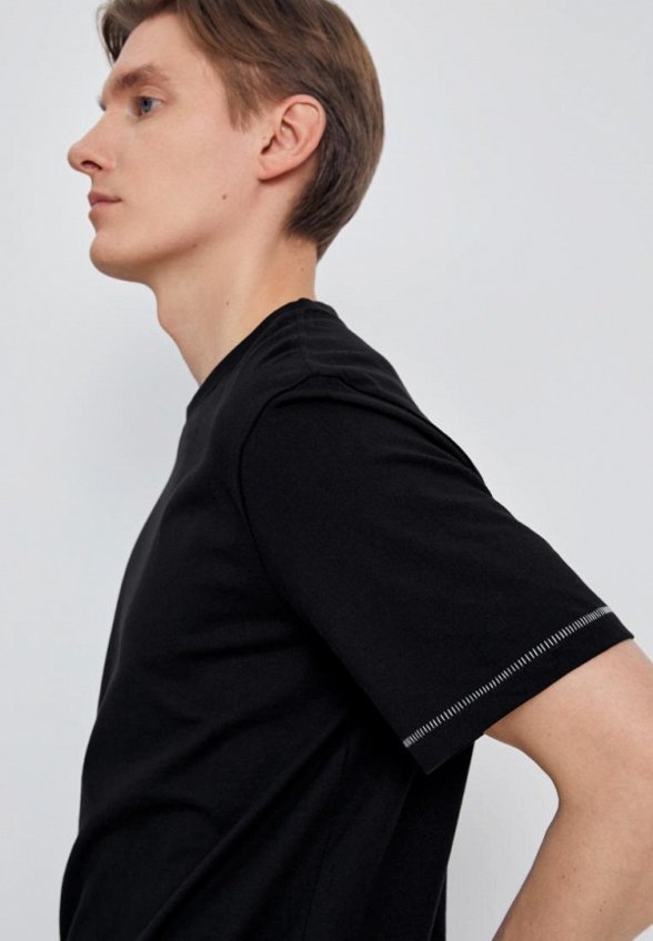 Футболка Finn Flare