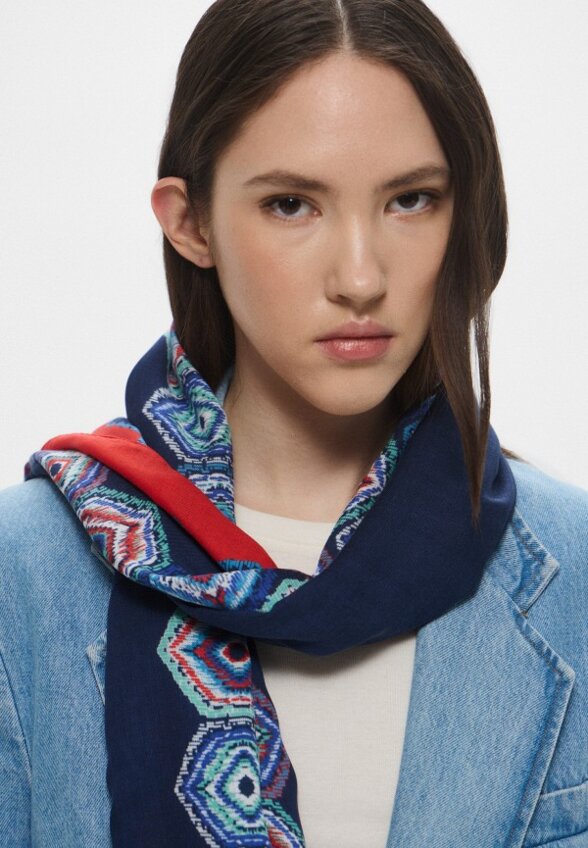 Палантин Pollini