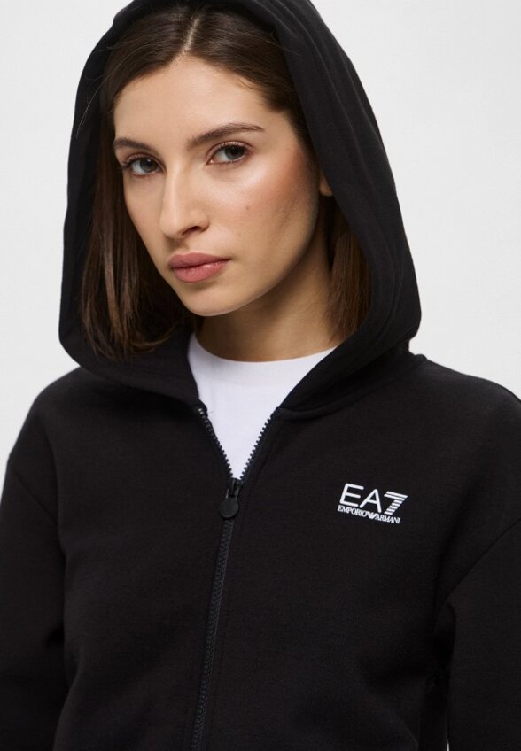 Костюм спортивный EA7