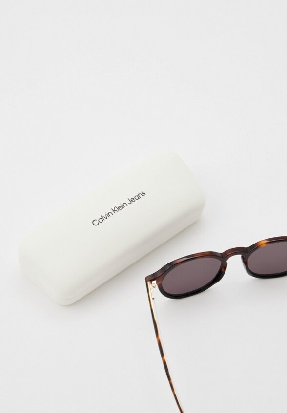 Очки солнцезащитные Calvin Klein