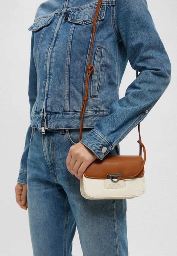 Сумка Trussardi