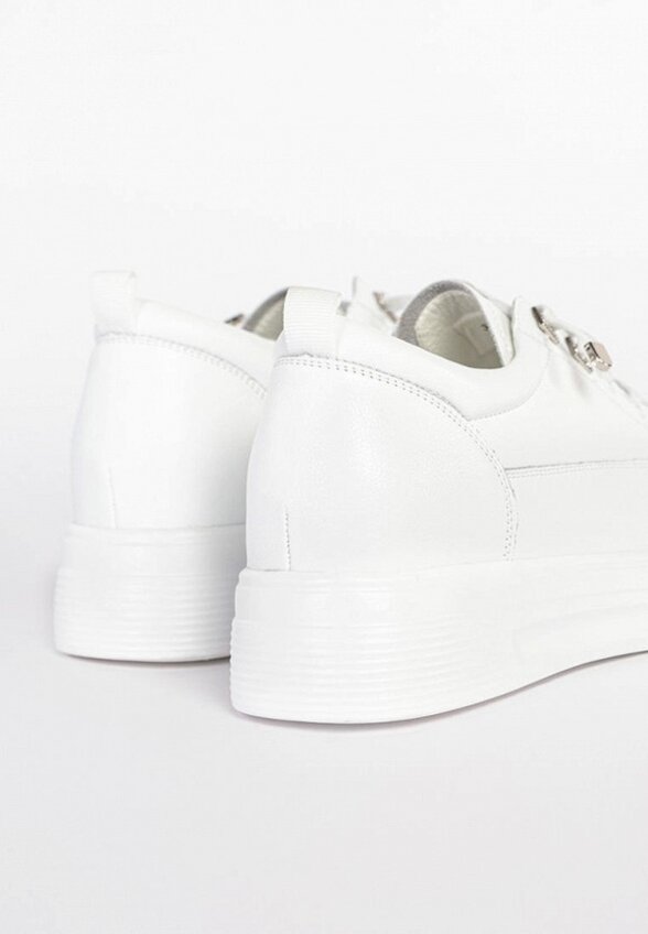 Кроссовки Gut