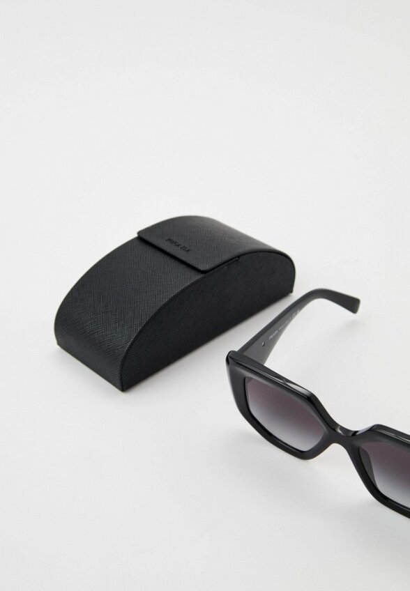 Очки солнцезащитные Prada