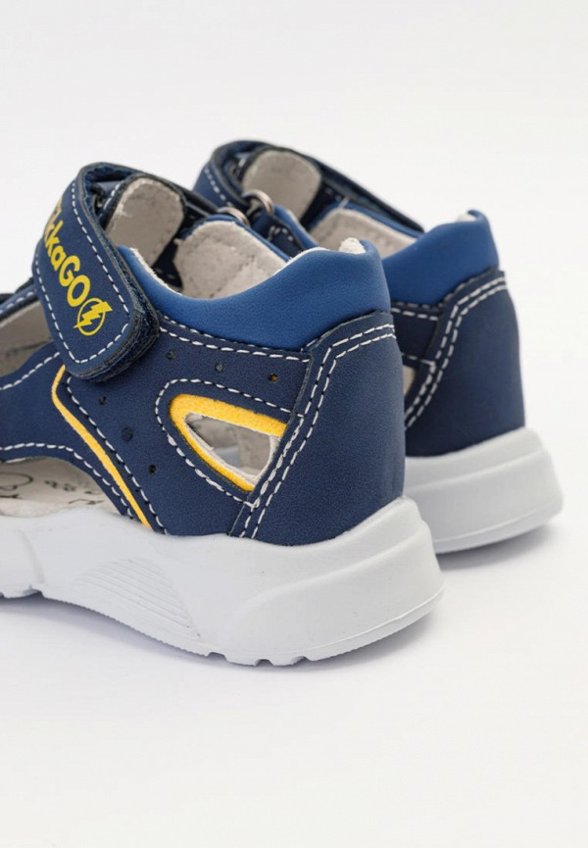 Сандалии Tikkago