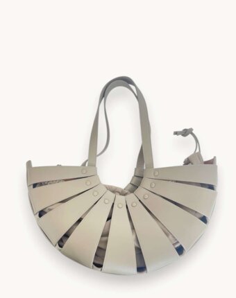Bottega Veneta Shell женщинам
