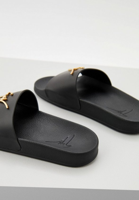 Сабо Giuseppe Zanotti
