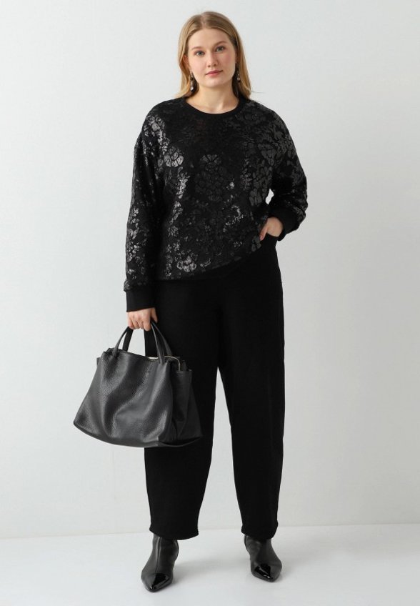 Свитшот Lilly Bennet