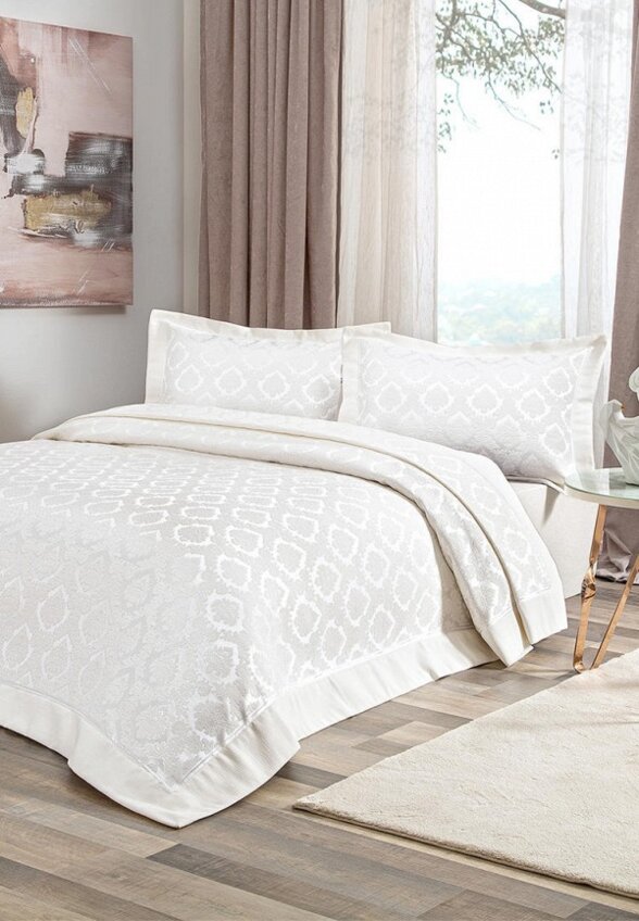 Комплект с покрывалом Karna