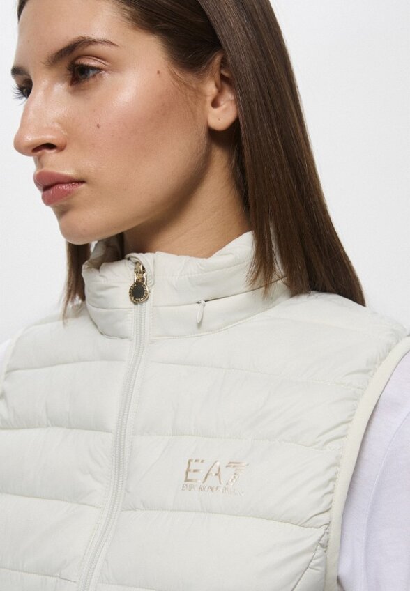 Жилет утепленный EA7