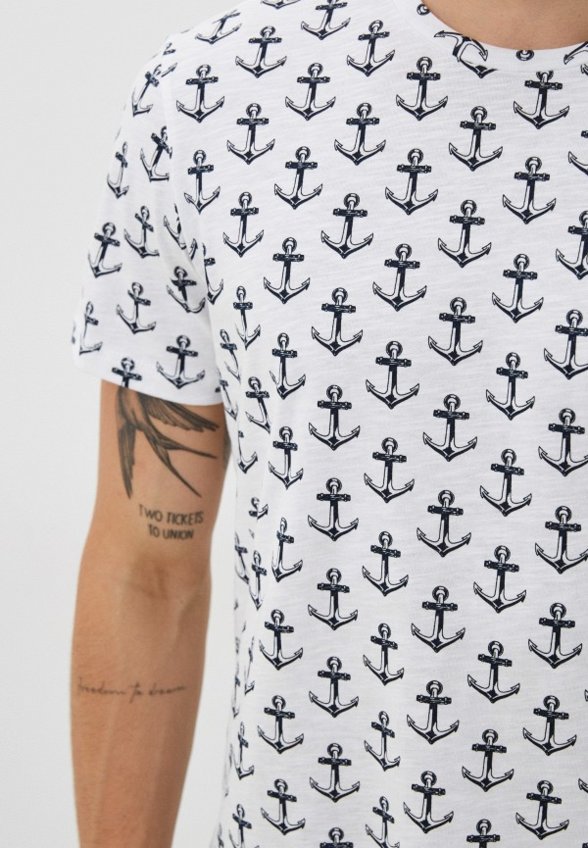 Футболка Colin's