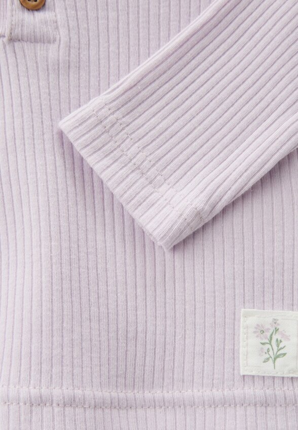 Лонгслив, брюки и шапка Carter’s