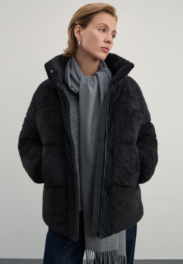 Пальто меховое Zarina