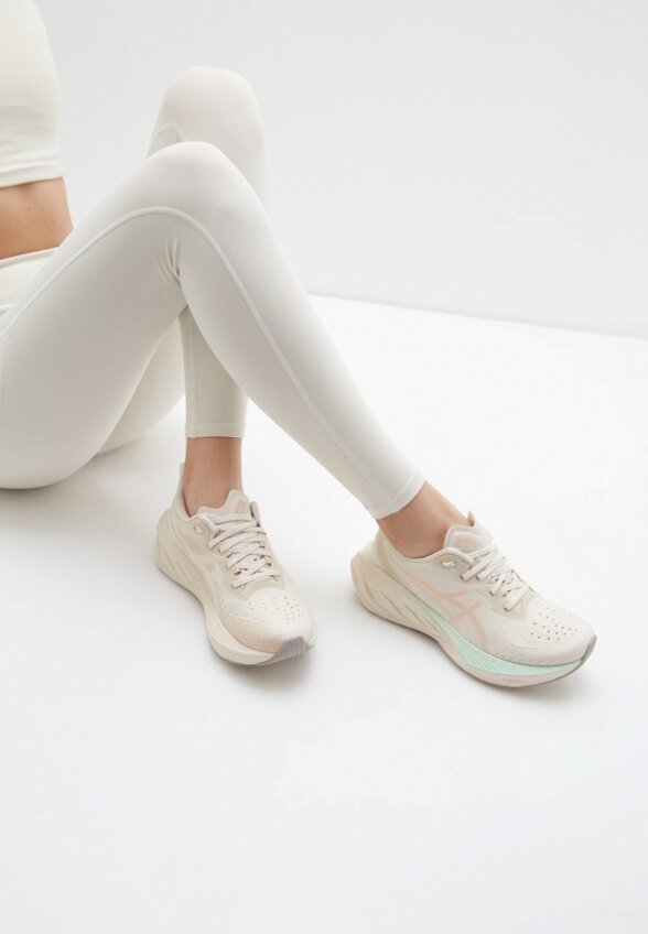 Кроссовки ASICS