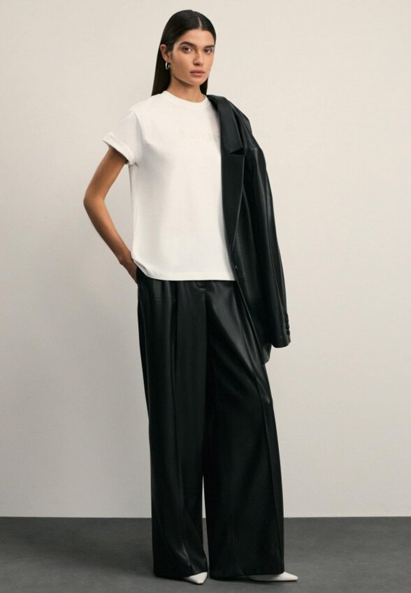 Футболка Zarina