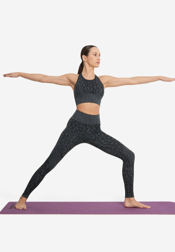 Топ бра спортивный Demix HighFlow Yoga Seamless Longline, Черный