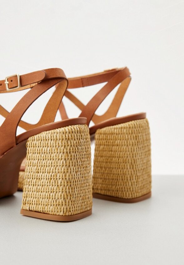 Босоножки Castaner