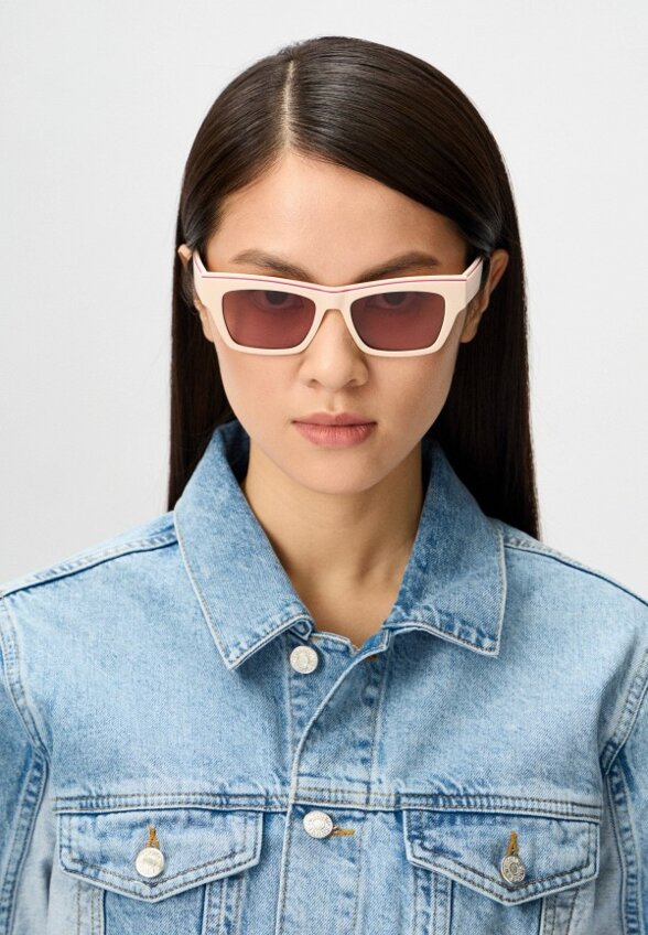 Очки солнцезащитные Calvin Klein Jeans