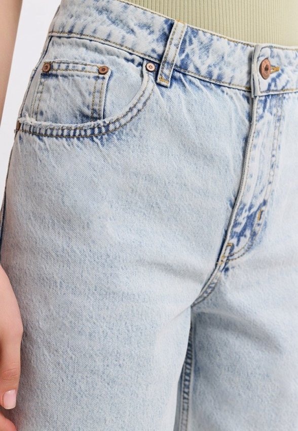 Шорты джинсовые Love Republic