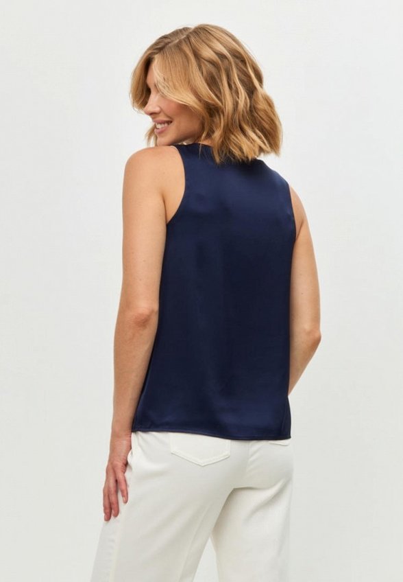 Топ Gabriel and Ester London