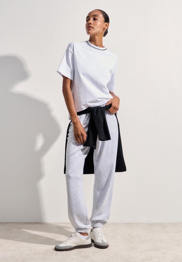 Футболка Zarina