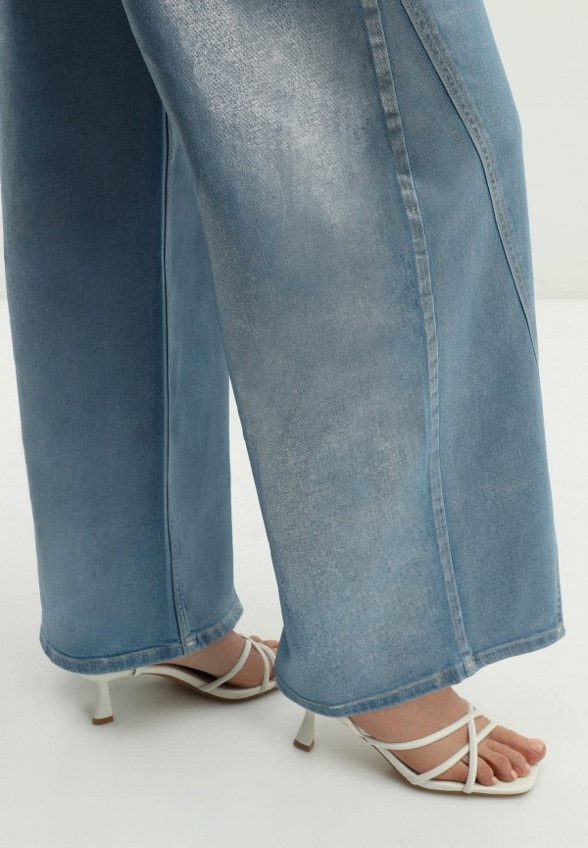 Джинсы Villosa