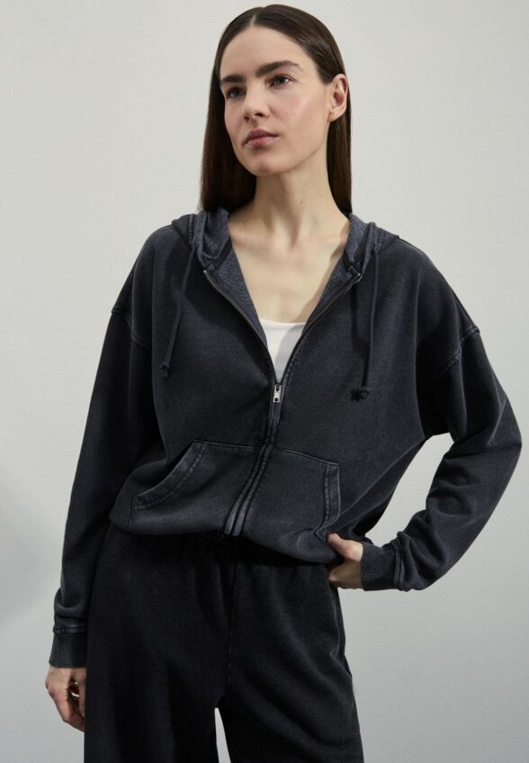 Толстовка Zarina