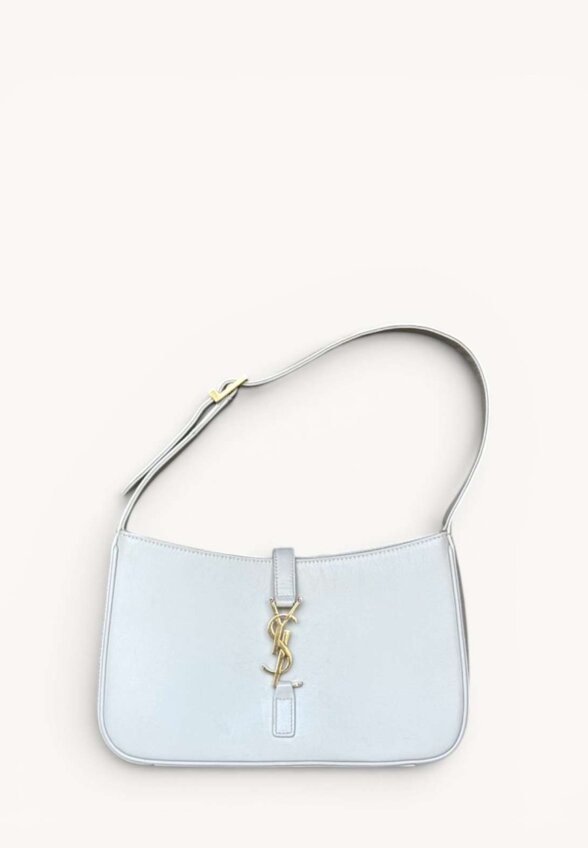 Saint Laurent Le 5 a 7
