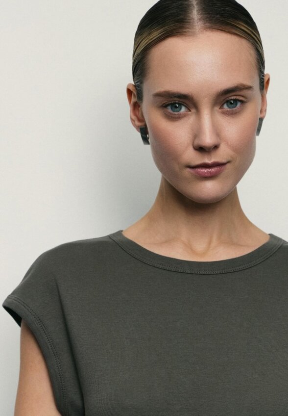 Футболка Zarina