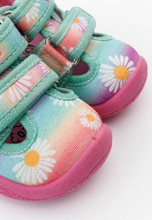 Кроссовки Tikkago