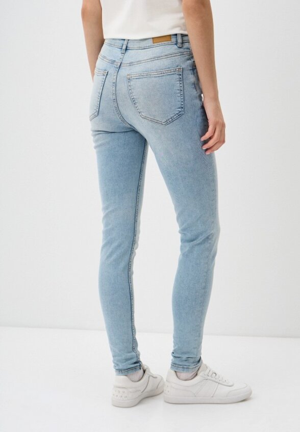 Джинсы Terranova