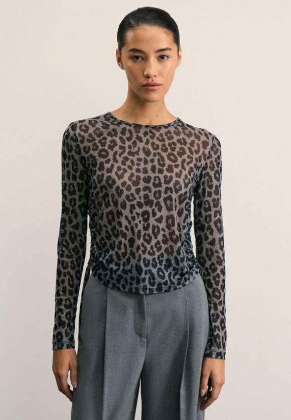 Лонгслив Zarina