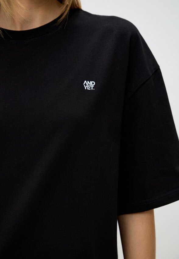 Футболка And Yet.
