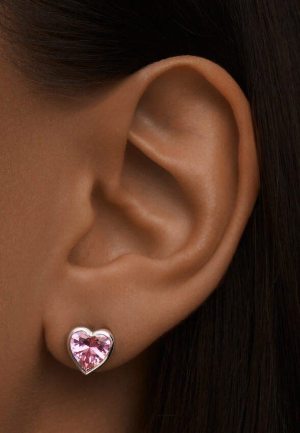 Серебряные серьги-пусеты ЛЮБОВЬ с розовым сердцем MIE