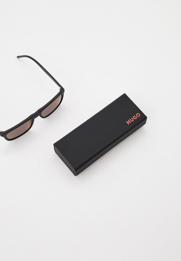 Очки солнцезащитные Hugo