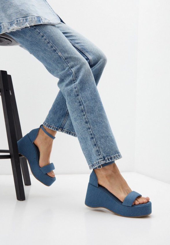 Босоножки Abricot