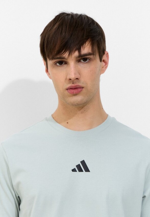 Футболка adidas