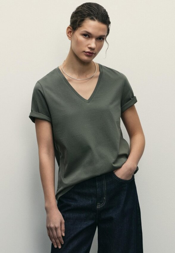 Футболка Zarina