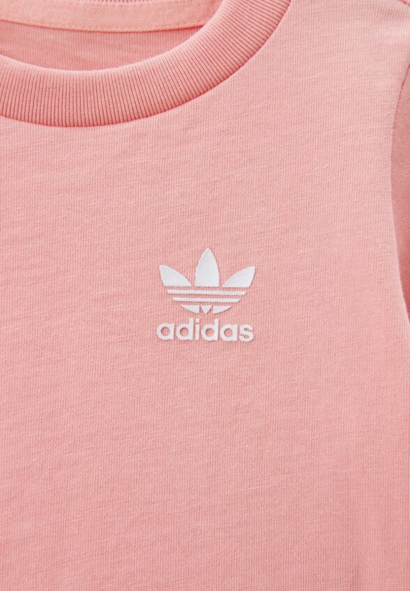 Футболка и шорты adidas Originals