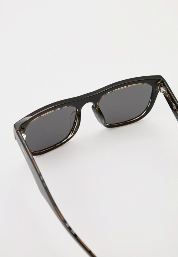 Очки солнцезащитные Burberry