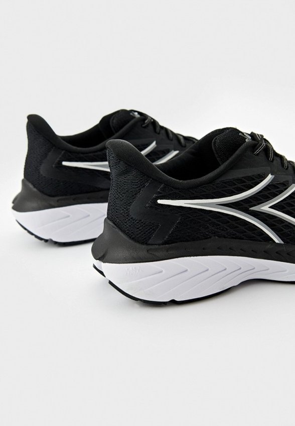 Кроссовки Diadora