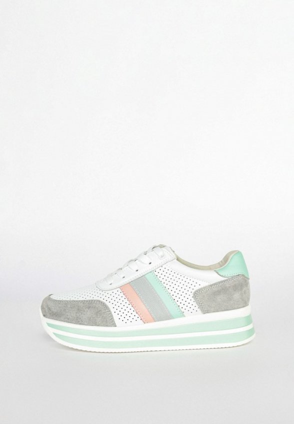 Кроссовки Gut