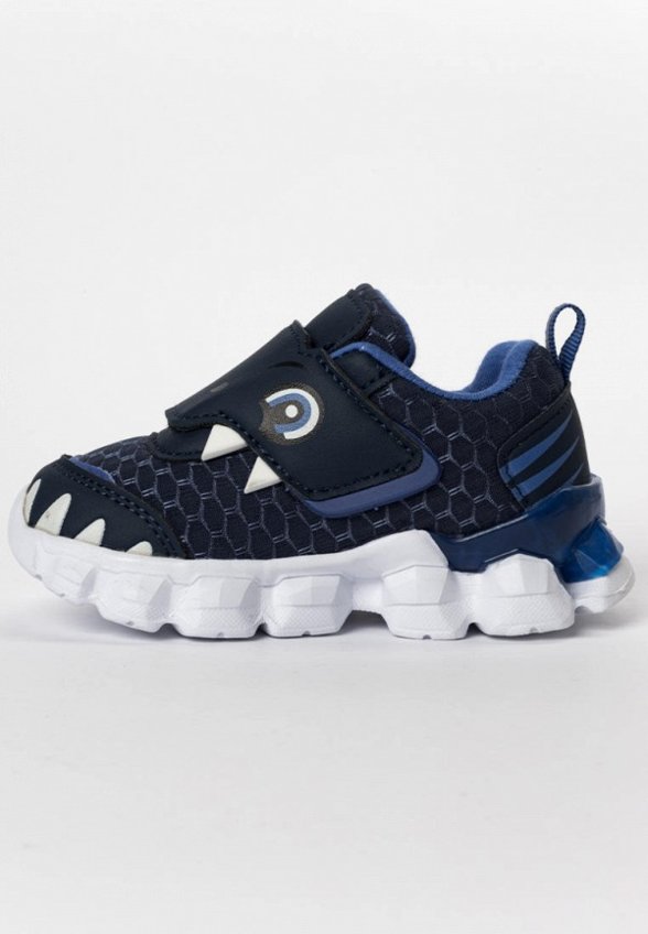 Кроссовки Tikkago