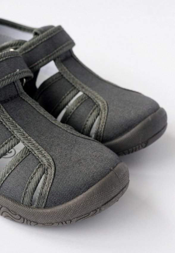 Сандалии Tikkago