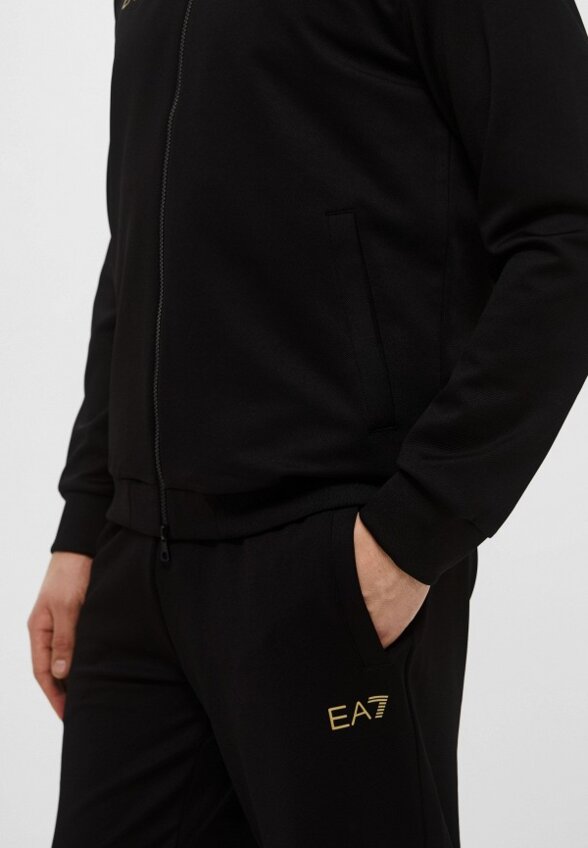 Костюм спортивный EA7