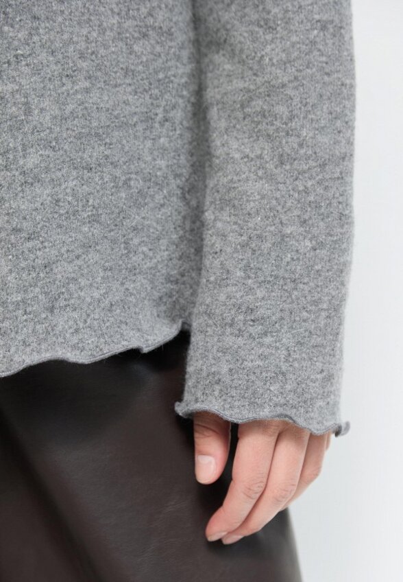 Джемпер Around