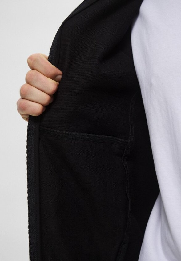 Костюм спортивный EA7