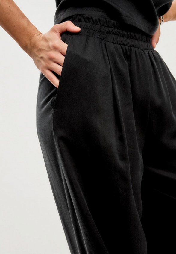 Брюки Suara Femme