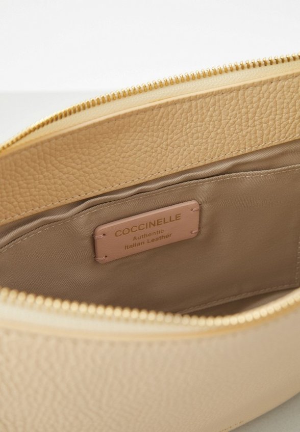 Сумка Coccinelle