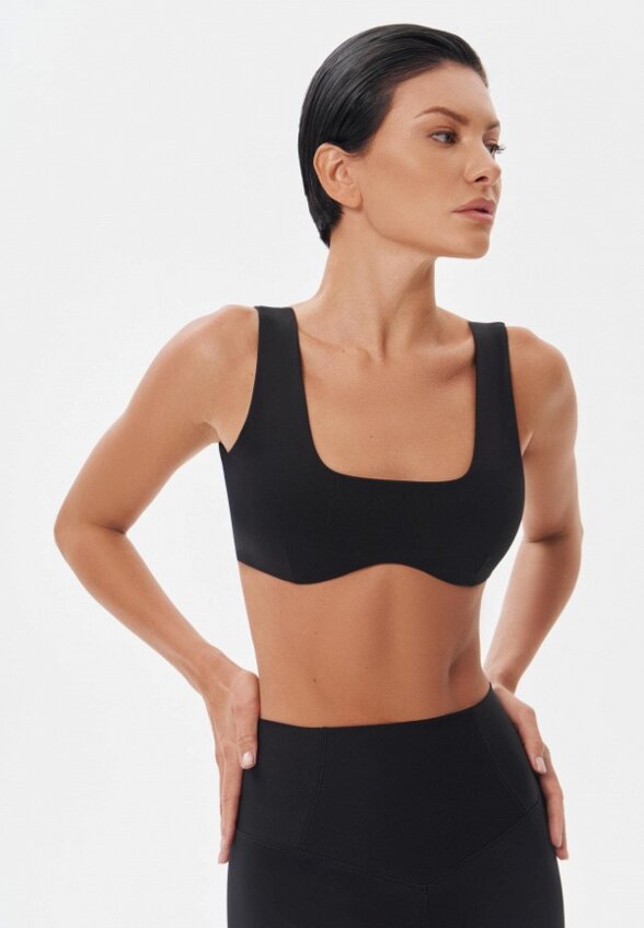 Топ спортивный Neverlate